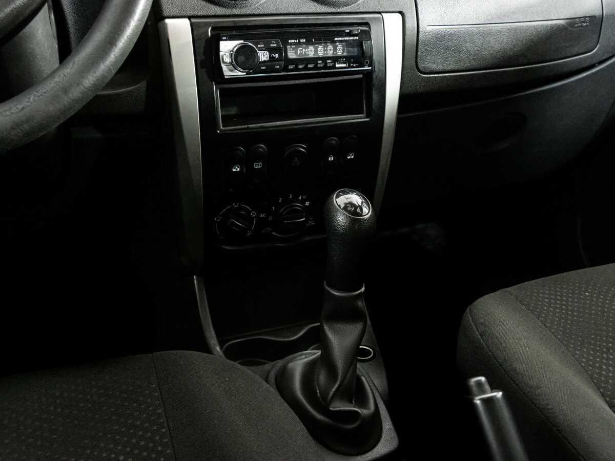 Б/У Ниссан Альмера 2013 года. Фото: #9