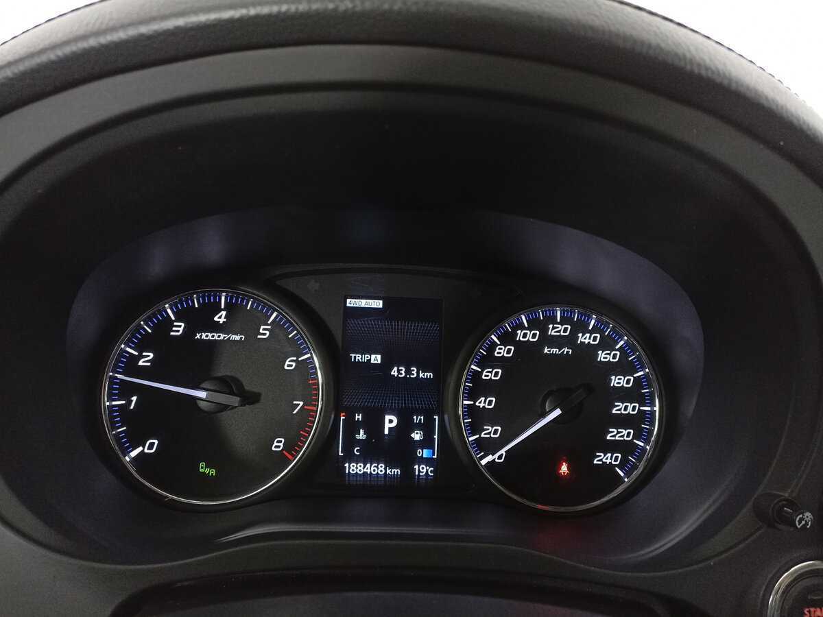 Б/У Митсубиши Оутлэндер 2017 года. Фото: #10