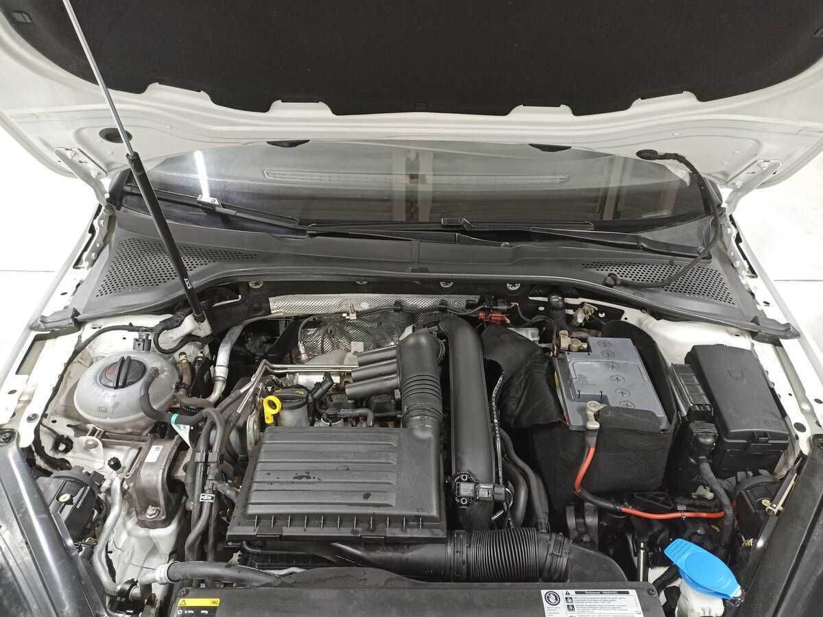 Б/У Фольксваген Гольф 2013 года. Фото: #8