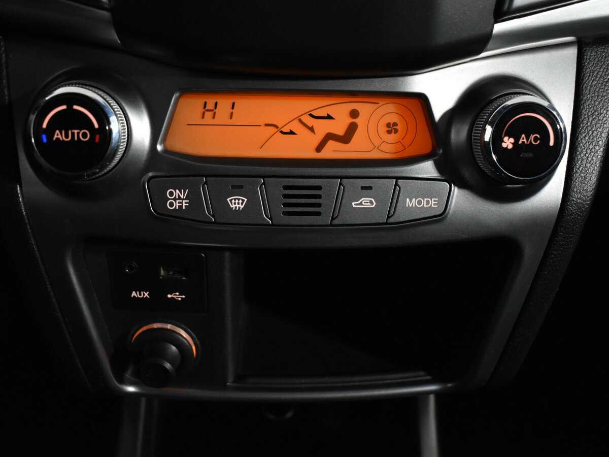 Б/У Сан-Ён Актион 2013 года. Фото: #13