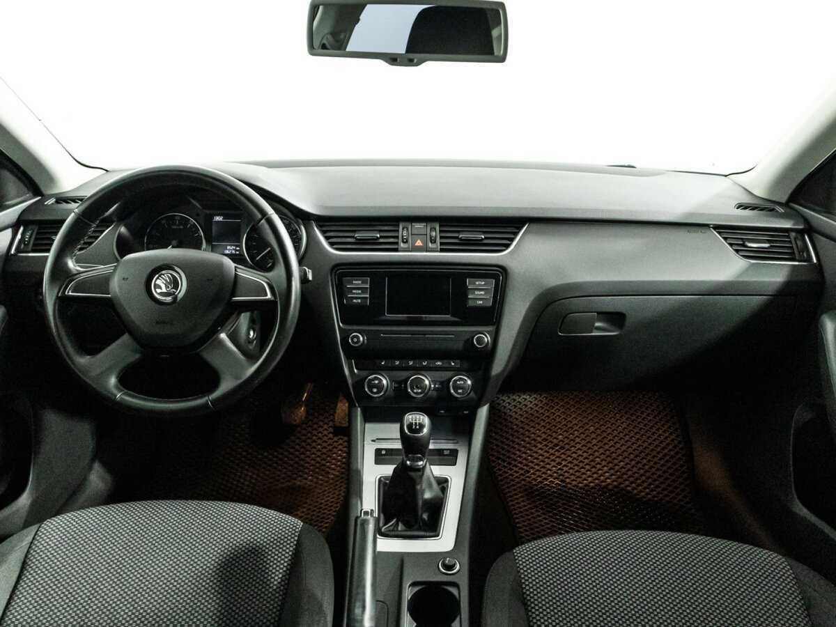 Б/У Шкода Октавия 2014 года. Фото: #12