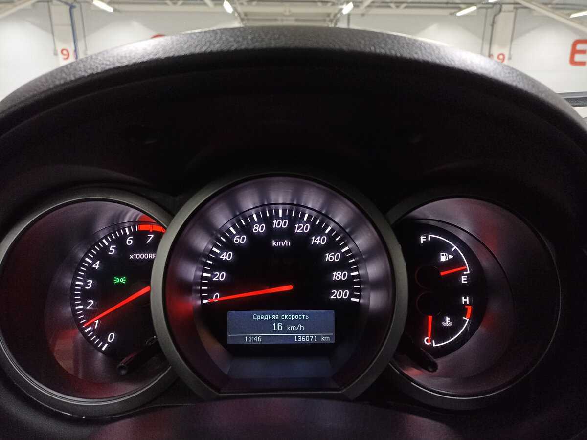 Б/У Сузуки Гранд Витара 2013 года. Фото: #12