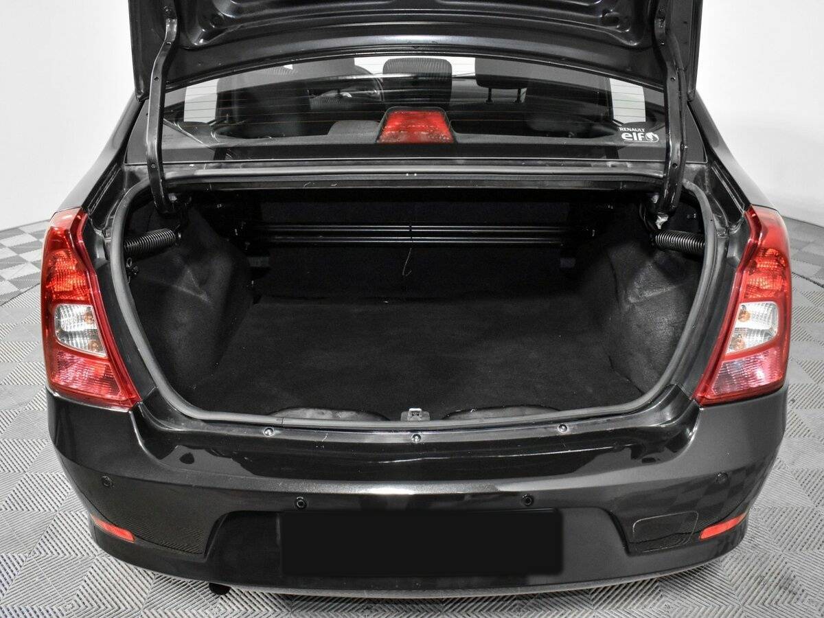 Б/У Рено Логан 2015 года. Фото: #17