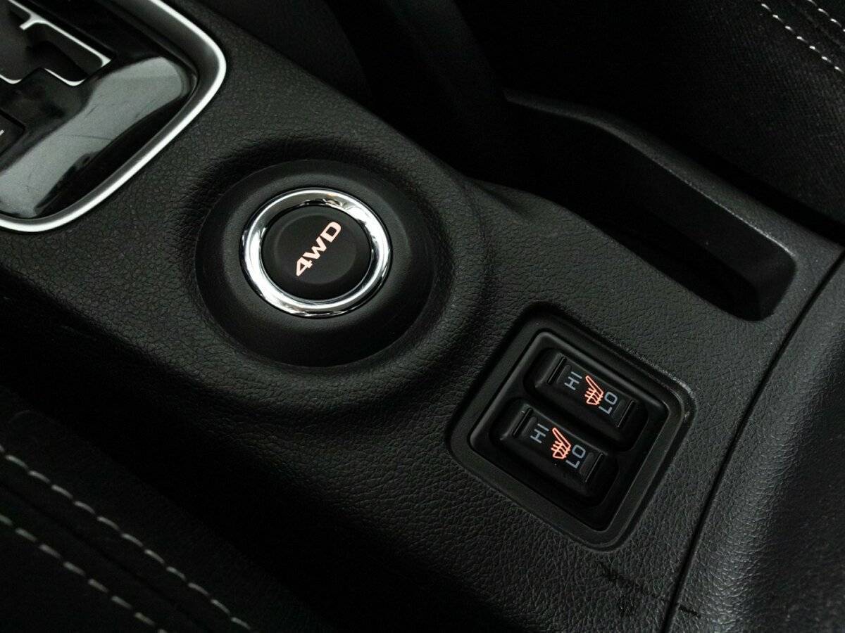 Б/У Митсубиши Оутлэндер 2016 года. Фото: #16