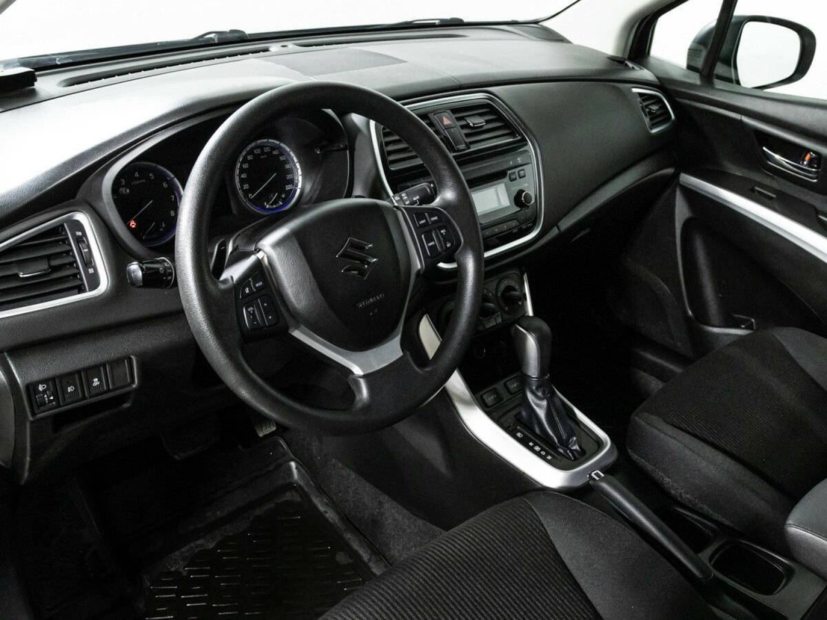 Б/У Сузуки С-Икс4 2016 года. Фото: #10