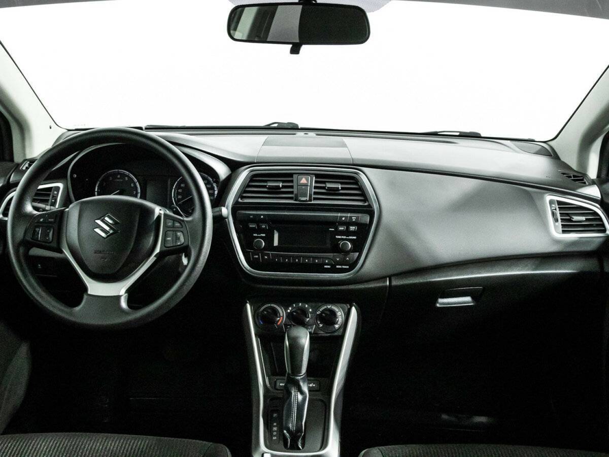 Б/У Сузуки С-Икс4 2016 года. Фото: #12