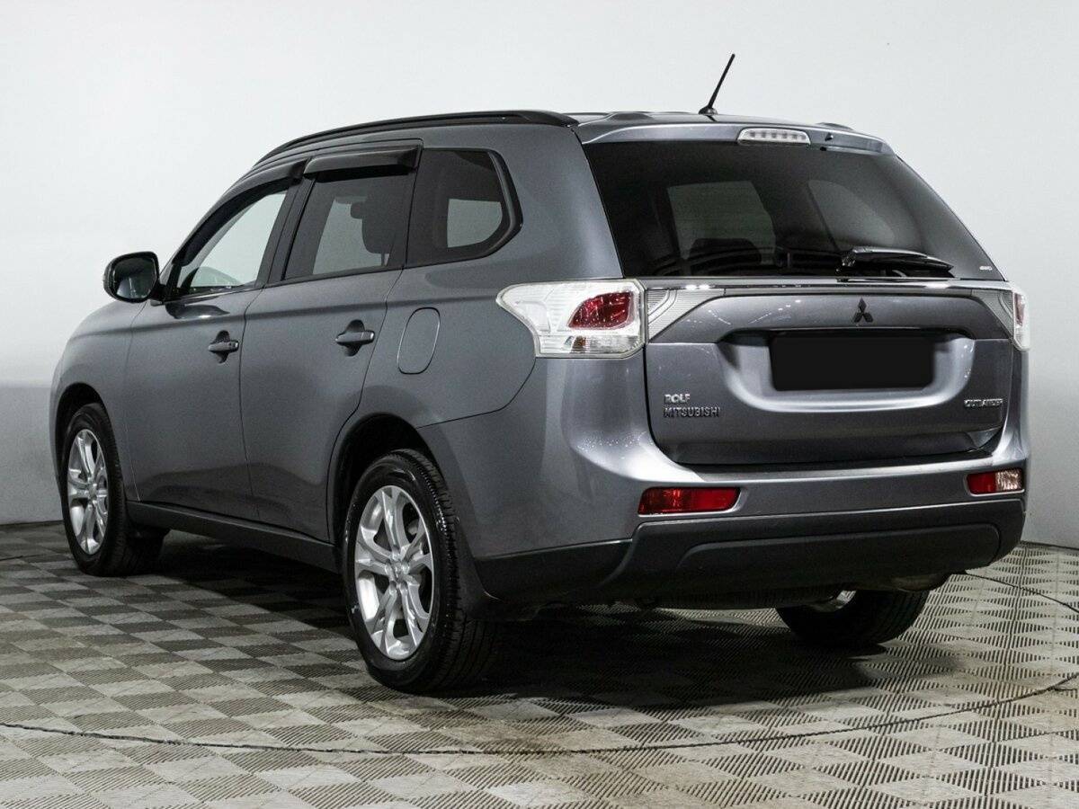 Б/У Митсубиши Оутлэндер 2012 года. Фото: #6