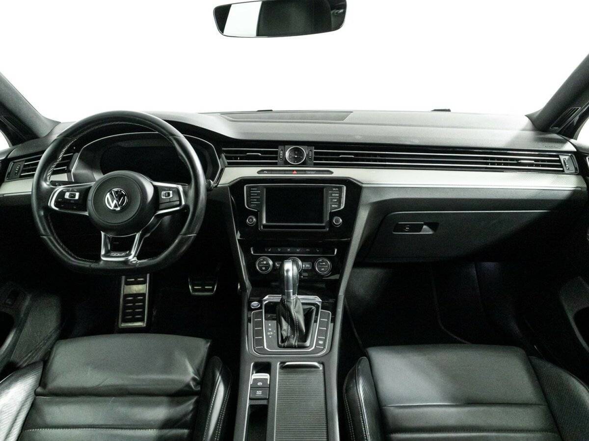 Б/У Фольксваген Пассат 2017 года. Фото: #12