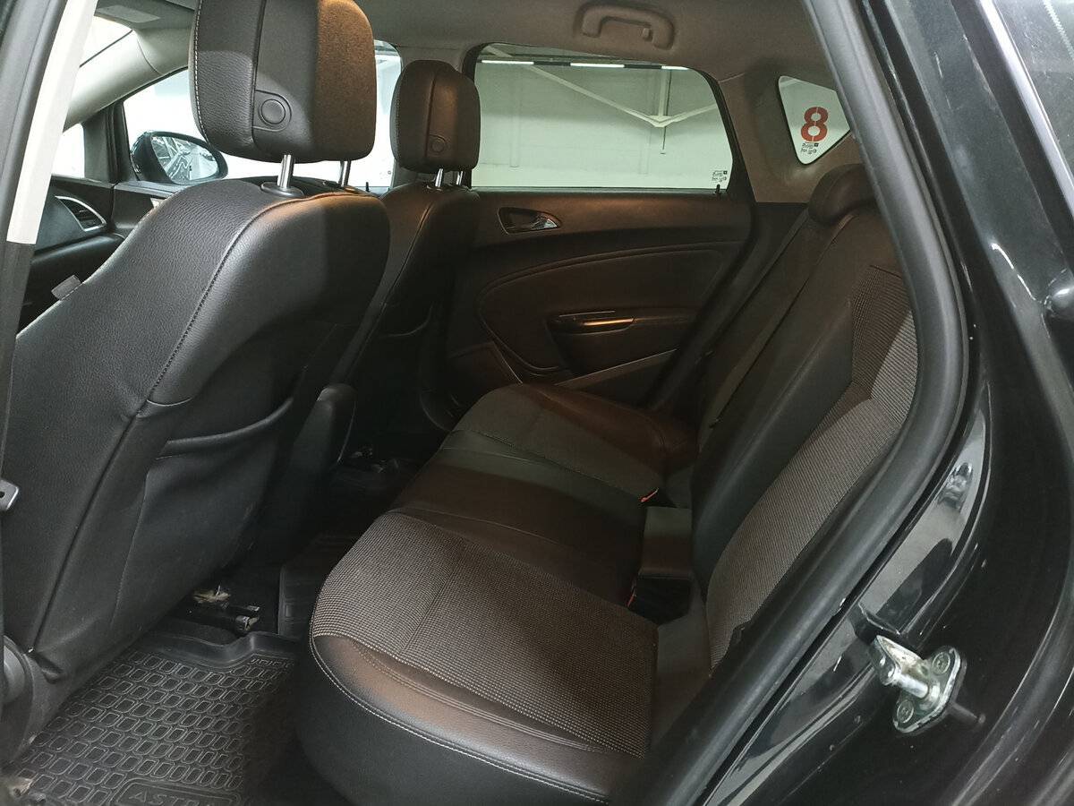 Б/У Опель Астра 2012 года. Фото: #11