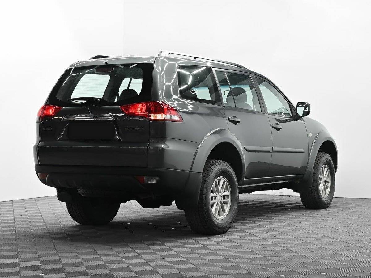 Б/У Митсубиши Паджеро Спорт 2014 года. Фото: #3