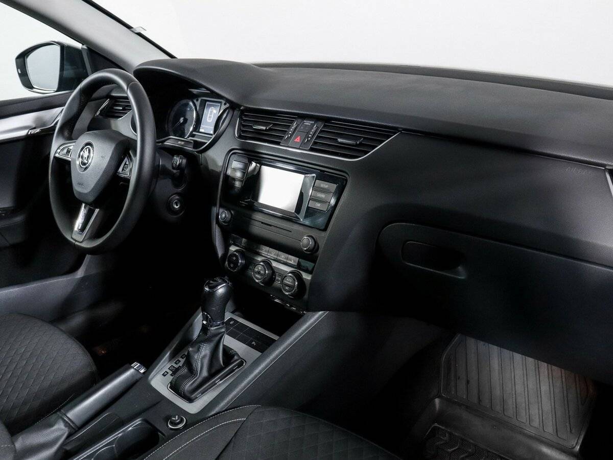 Б/У Шкода Октавия 2016 года. Фото: #4