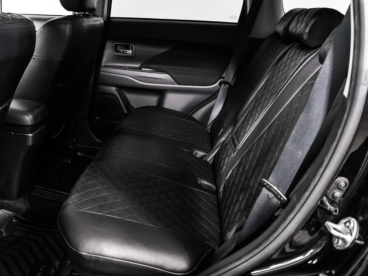 Б/У Митсубиши Оутлэндер 2018 года. Фото: #12