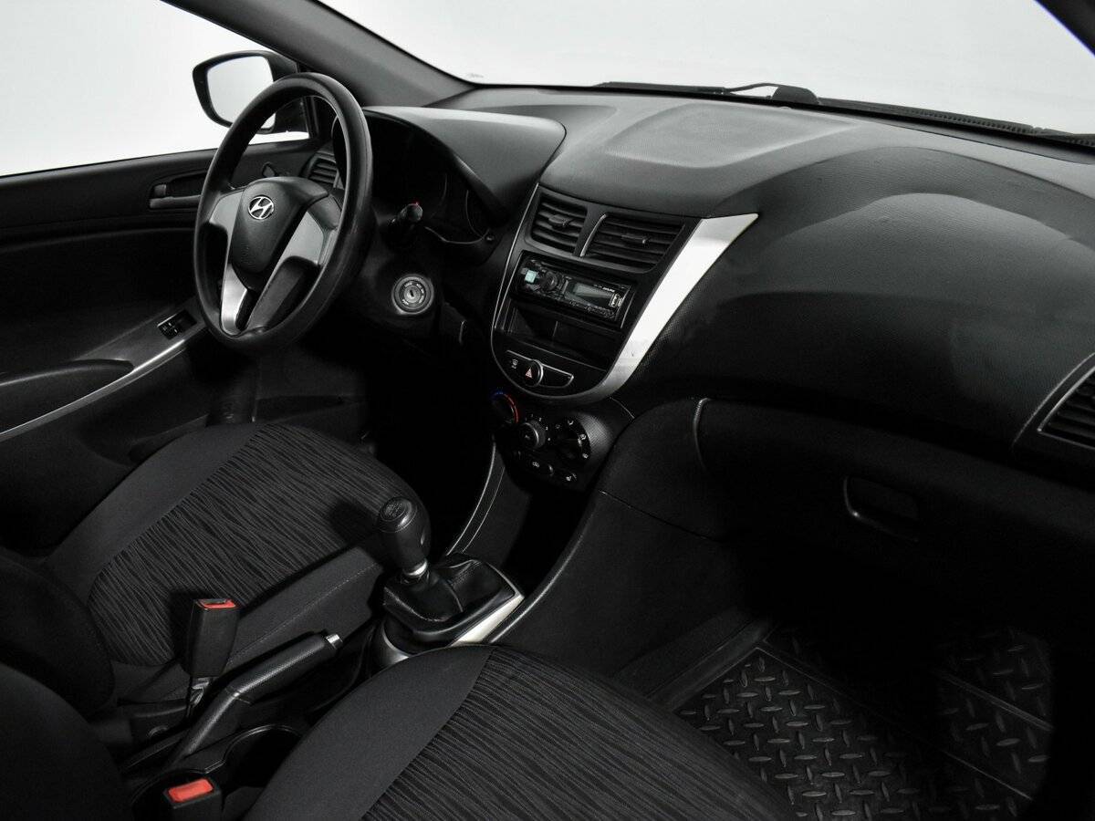 Б/У Хендай Солярис 2014 года. Фото: #12