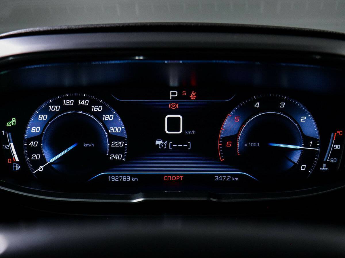 Б/У Пежо 3008 2017 года. Фото: #7