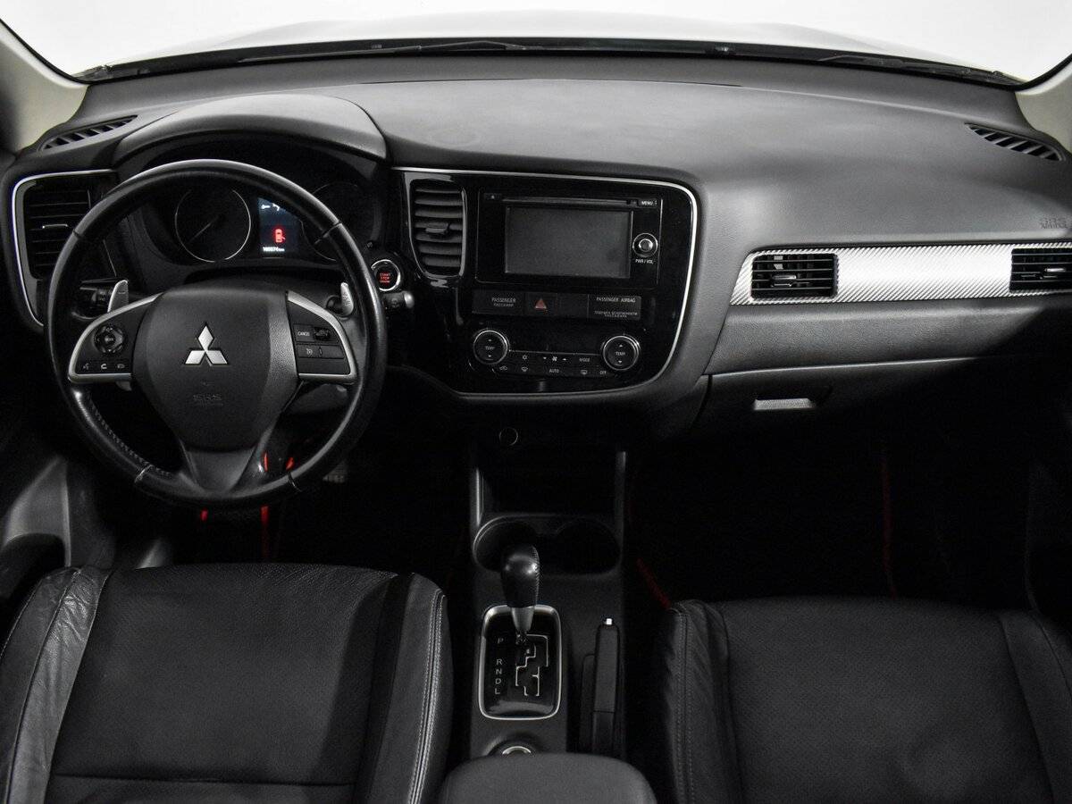 Б/У Митсубиши Оутлэндер 2014 года. Фото: #14