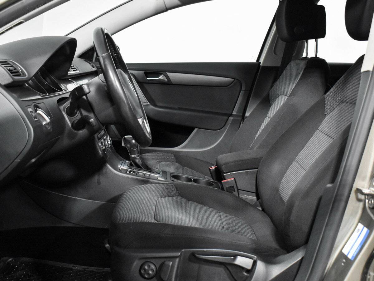 Б/У Фольксваген Пассат 2012 года. Фото: #8