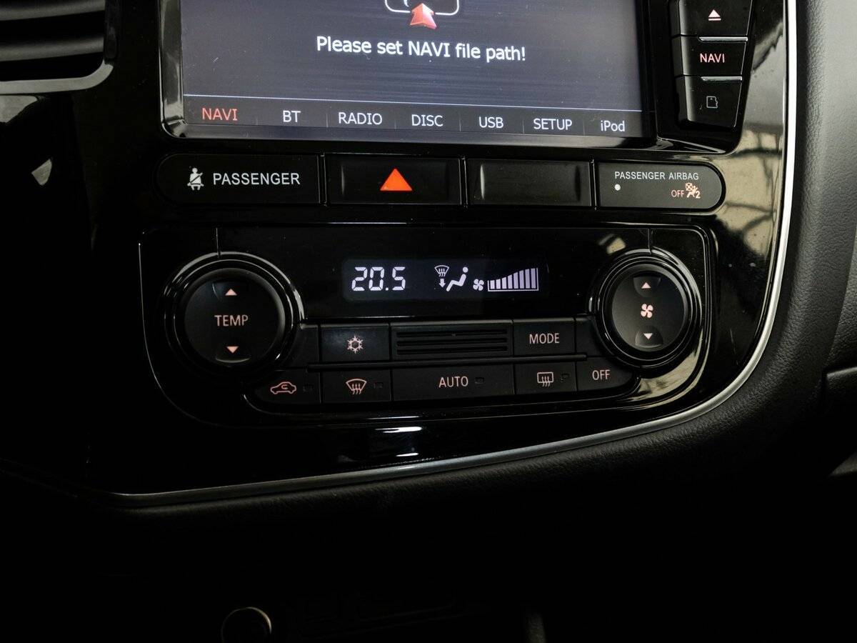 Б/У Митсубиши Оутлэндер 2014 года. Фото: #12