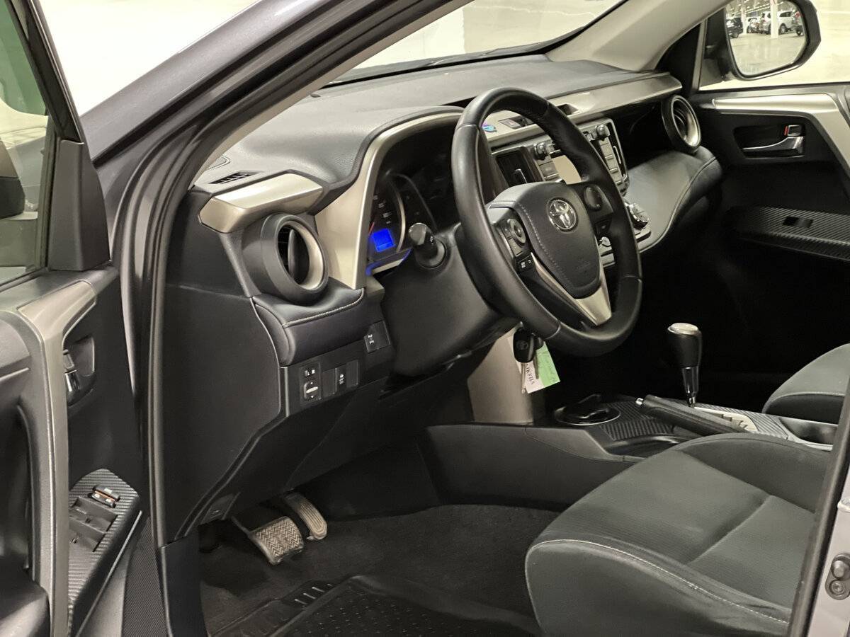 Б/У Тойота Рав4 2013 года. Фото: #15