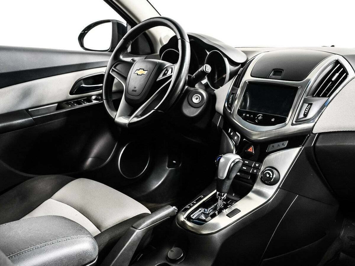 Б/У Шевроле Круз 2014 года. Фото: #8