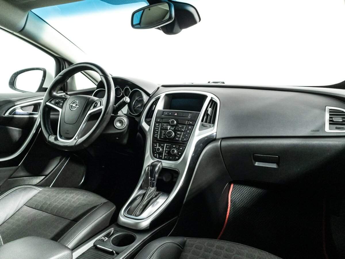 Б/У Опель Астра 2013 года. Фото: #8