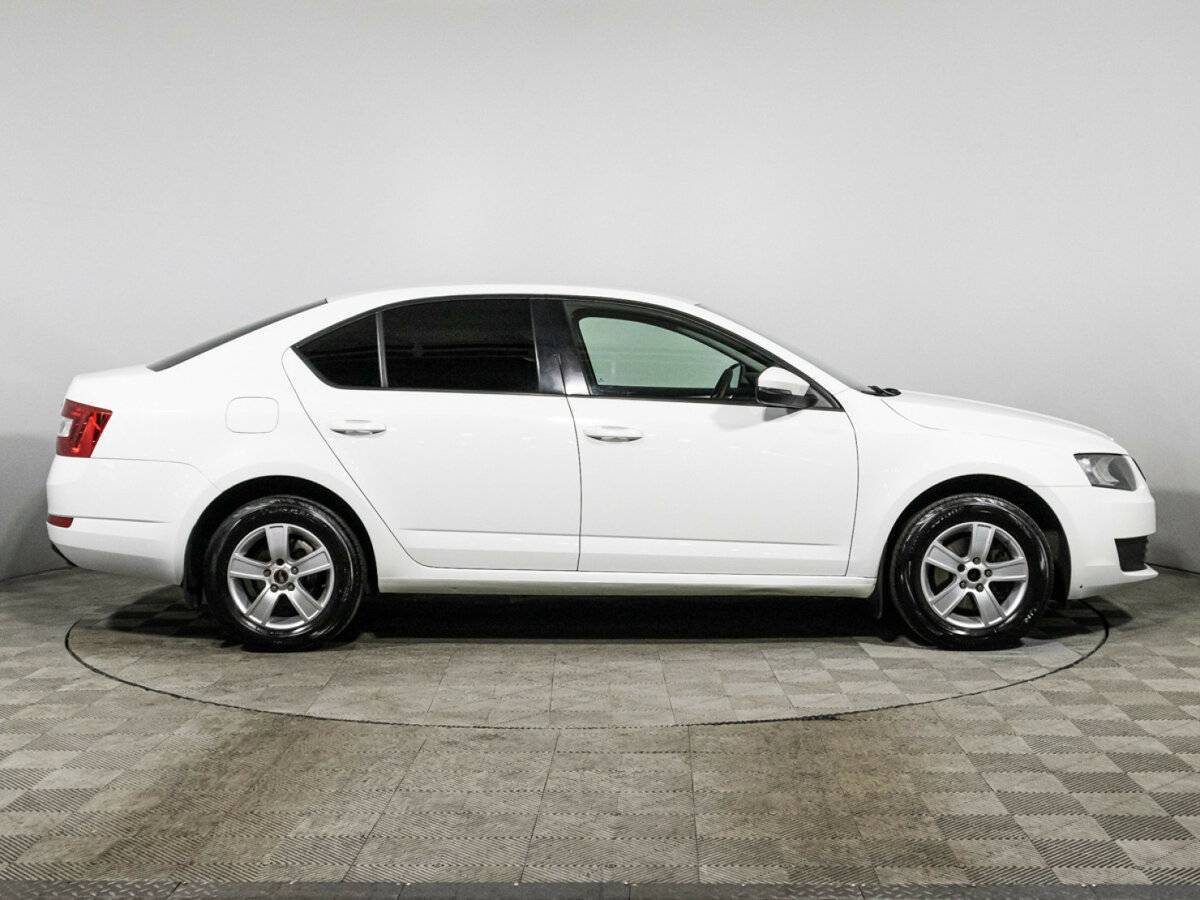 Б/У Шкода Октавия 2016 года. Фото: #3