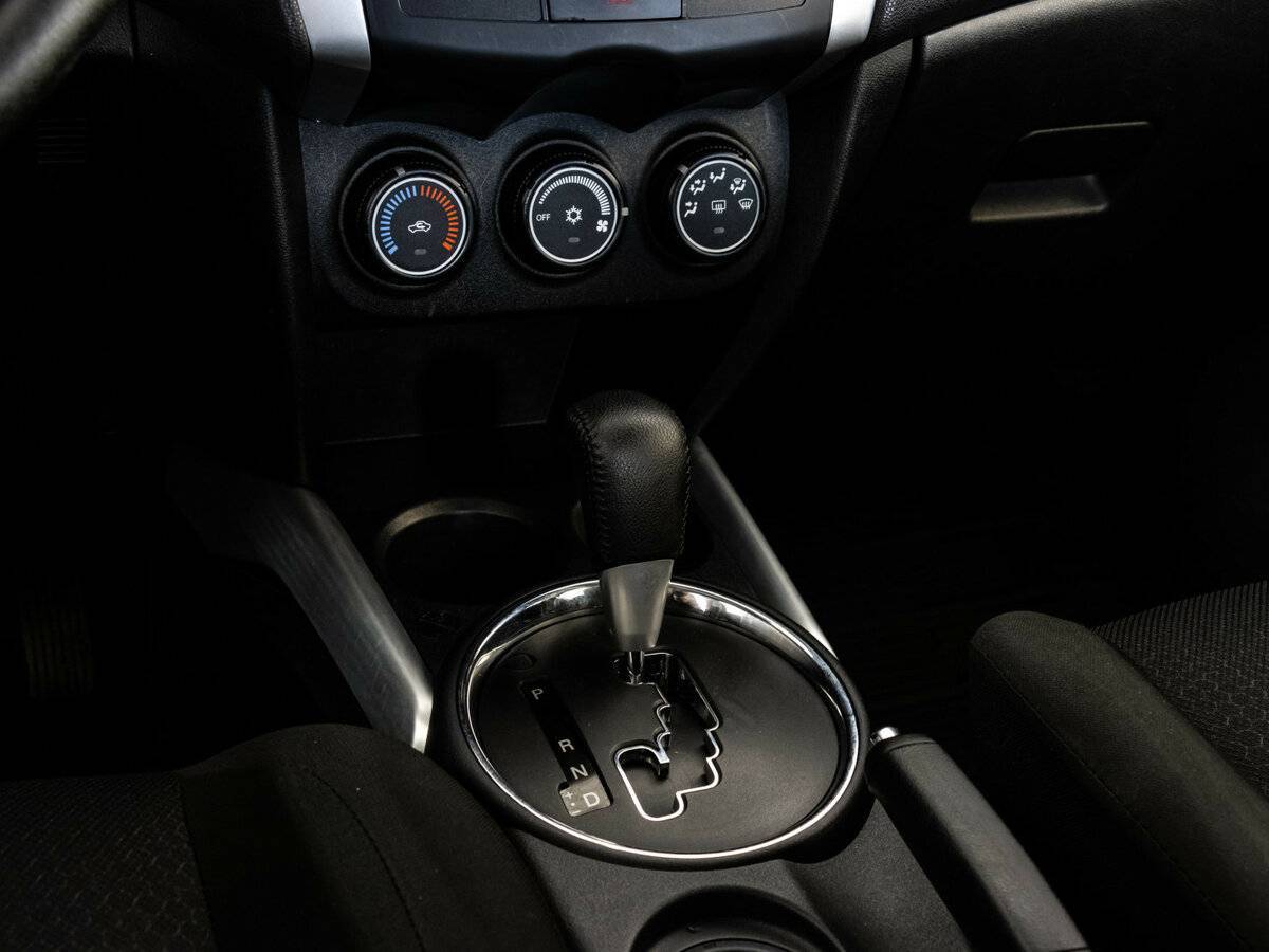 Б/У Митсубиши АС-Икс 2012 года. Фото: #9