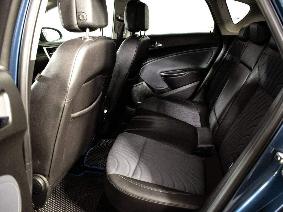 Б/У Опель Астра 2013 года. Фото: #7