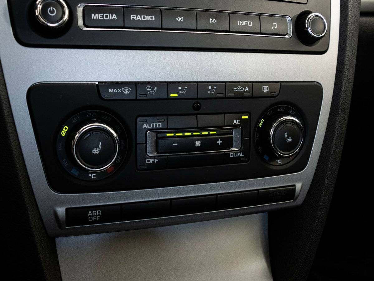 Б/У Шкода Октавия 2012 года. Фото: #10