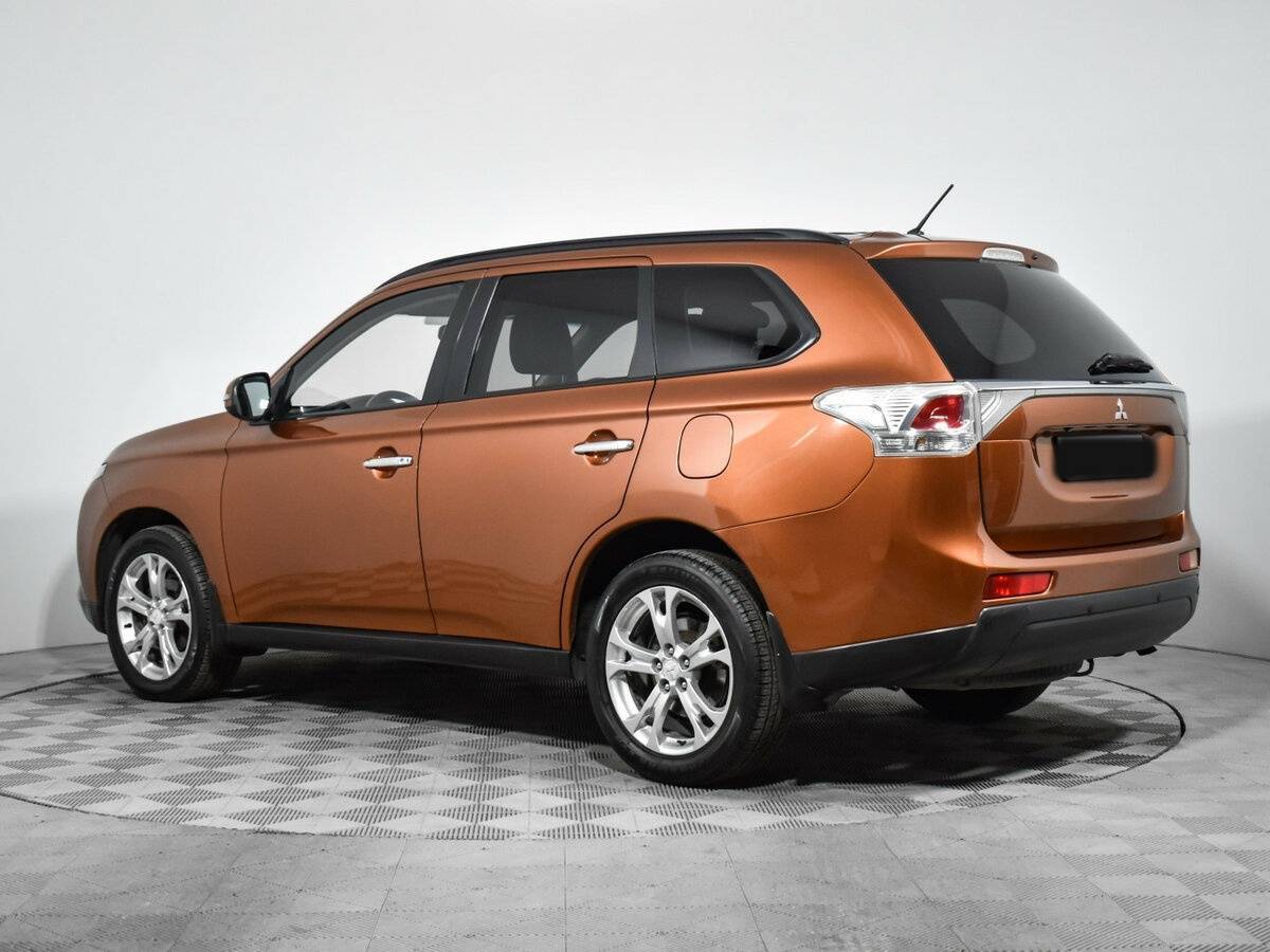 Б/У Митсубиши Оутлэндер 2012 года. Фото: #5