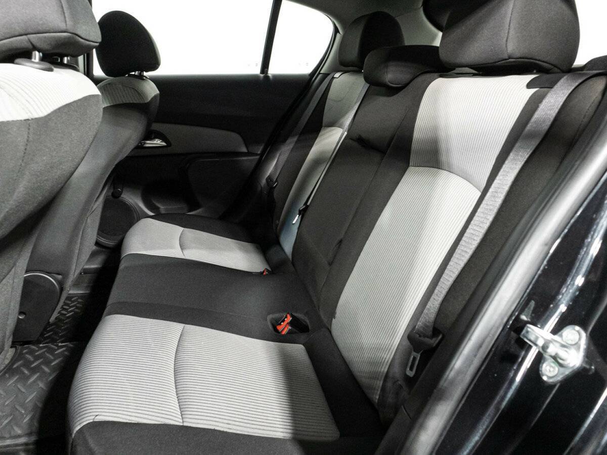 Б/У Шевроле Круз 2015 года. Фото: #9