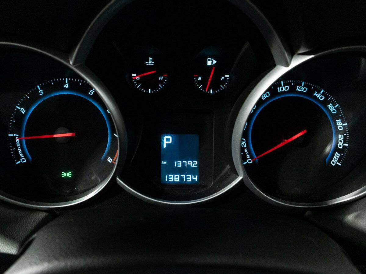 Б/У Шевроле Круз 2015 года. Фото: #11