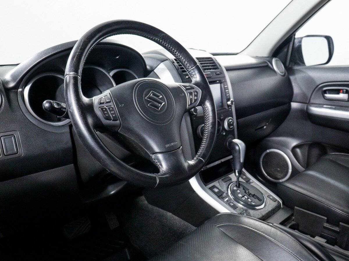 Б/У Сузуки Гранд Витара 2013 года. Фото: #10