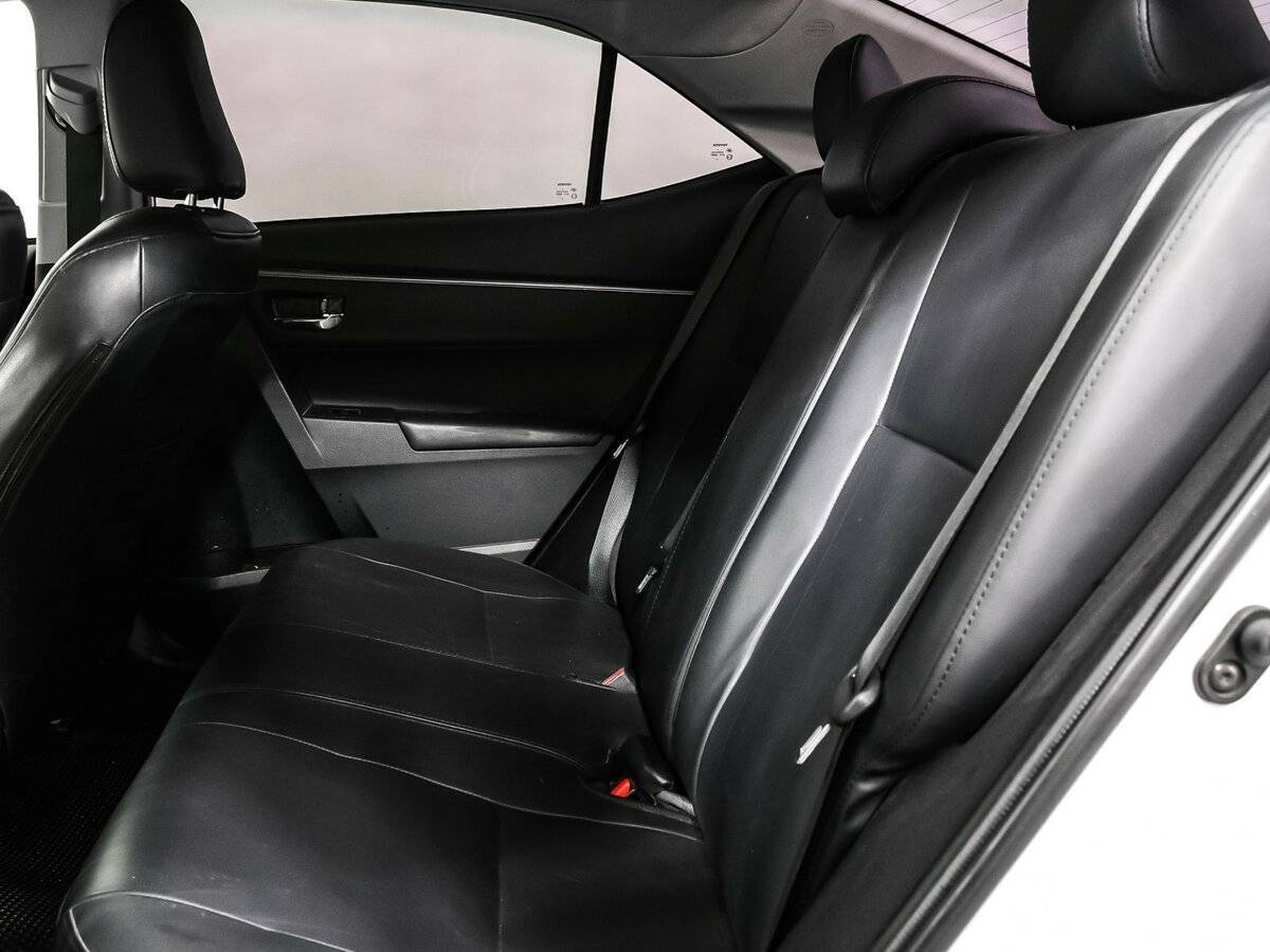 Б/У Тойота Королла 2013 года. Фото: #12