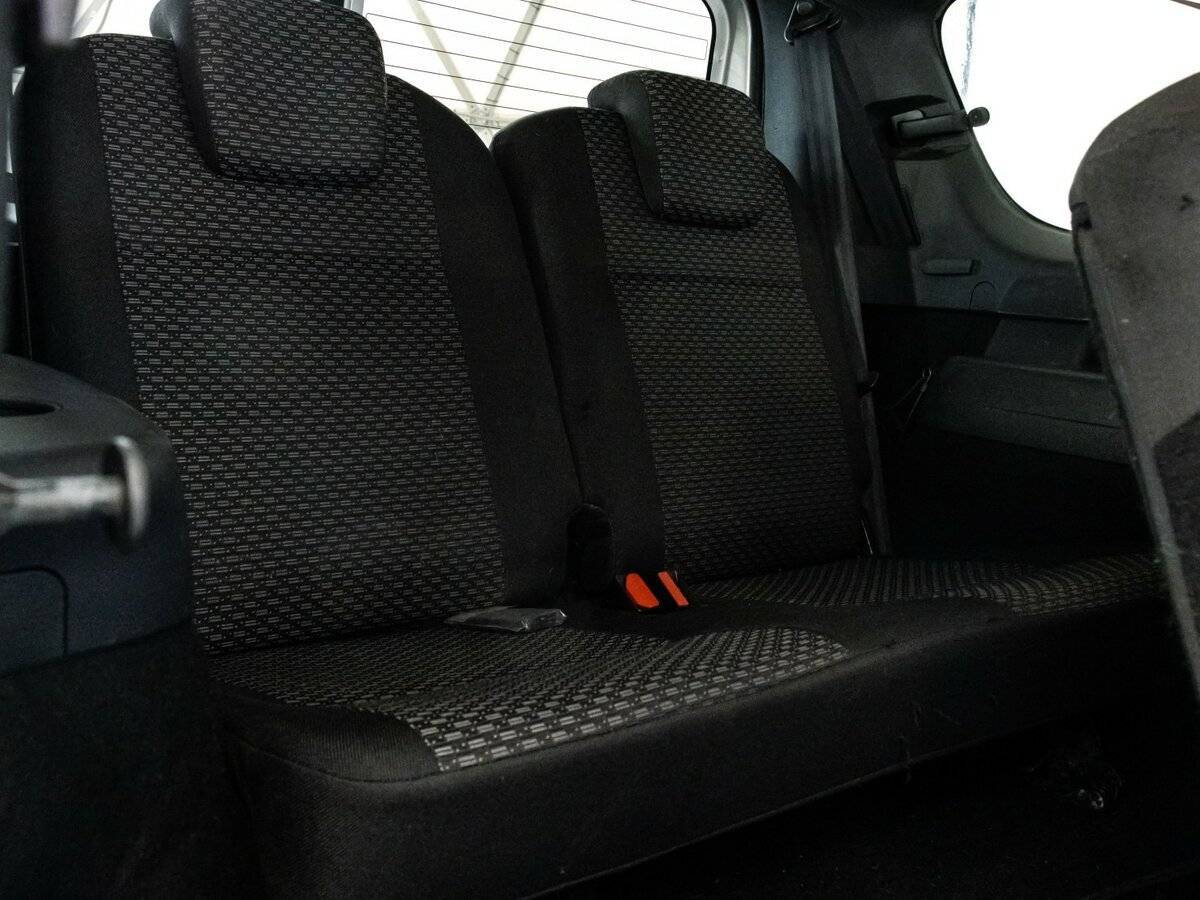 Б/У Лада (ВАЗ) Ларгус 2014 года. Фото: #10