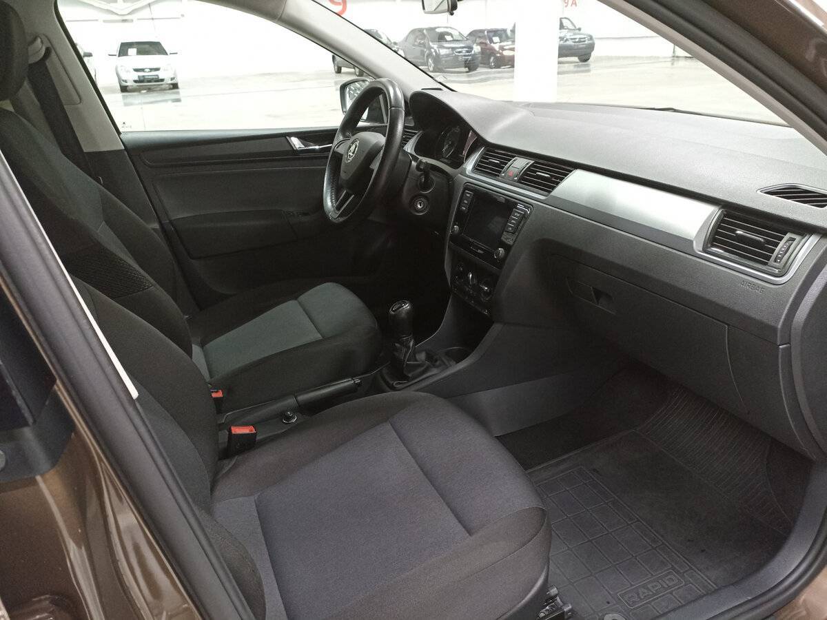 Б/У Шкода Рапид 2019 года. Фото: #10