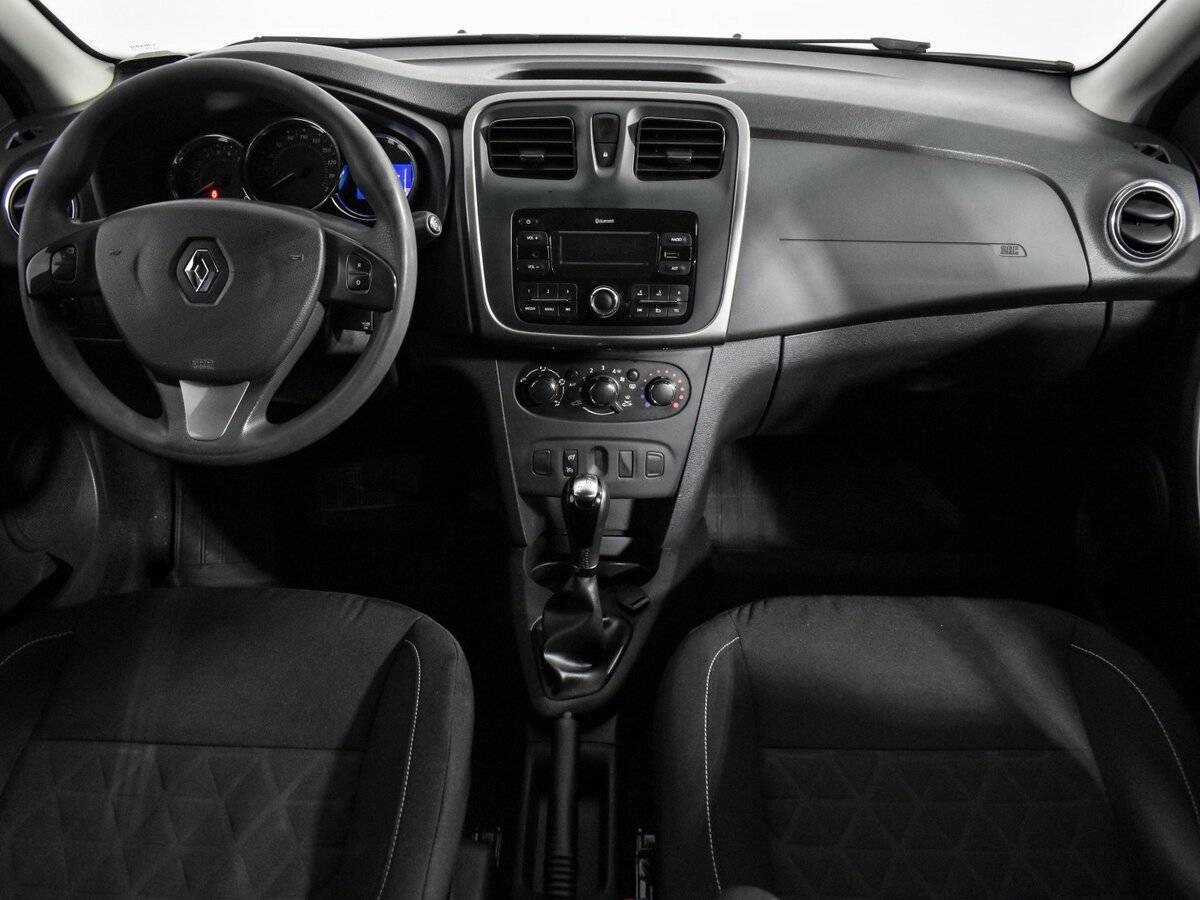 Б/У Рено Сандеро 2017 года. Фото: #11