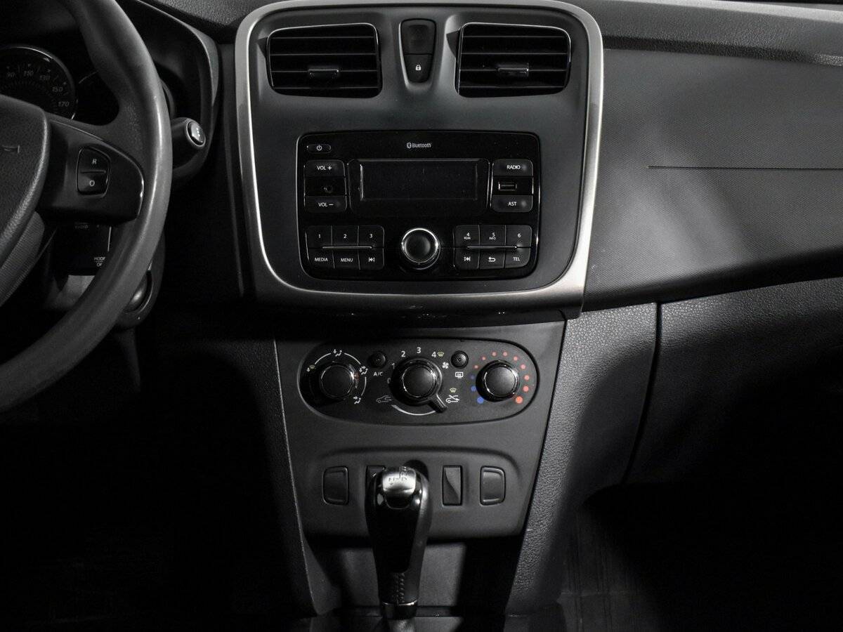 Б/У Рено Сандеро 2017 года. Фото: #13