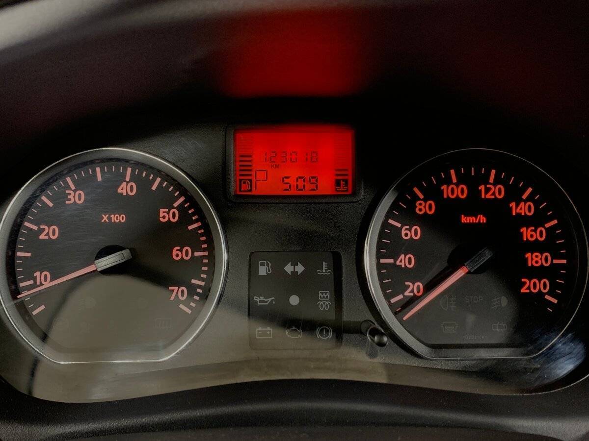 Б/У Ниссан Альмера 2016 года. Фото: #13