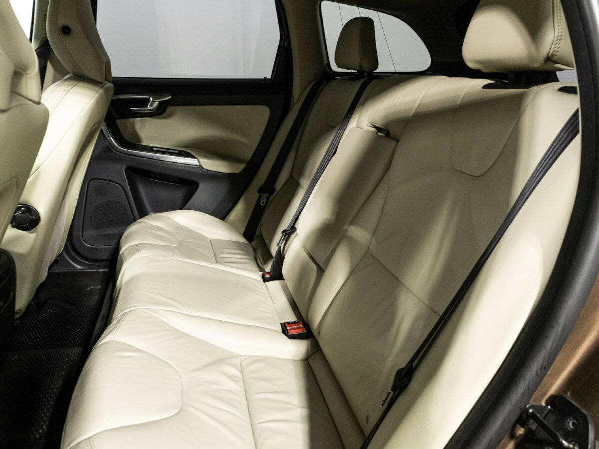 Б/У Вольво ИксЦ60 2012 года. Фото: #9