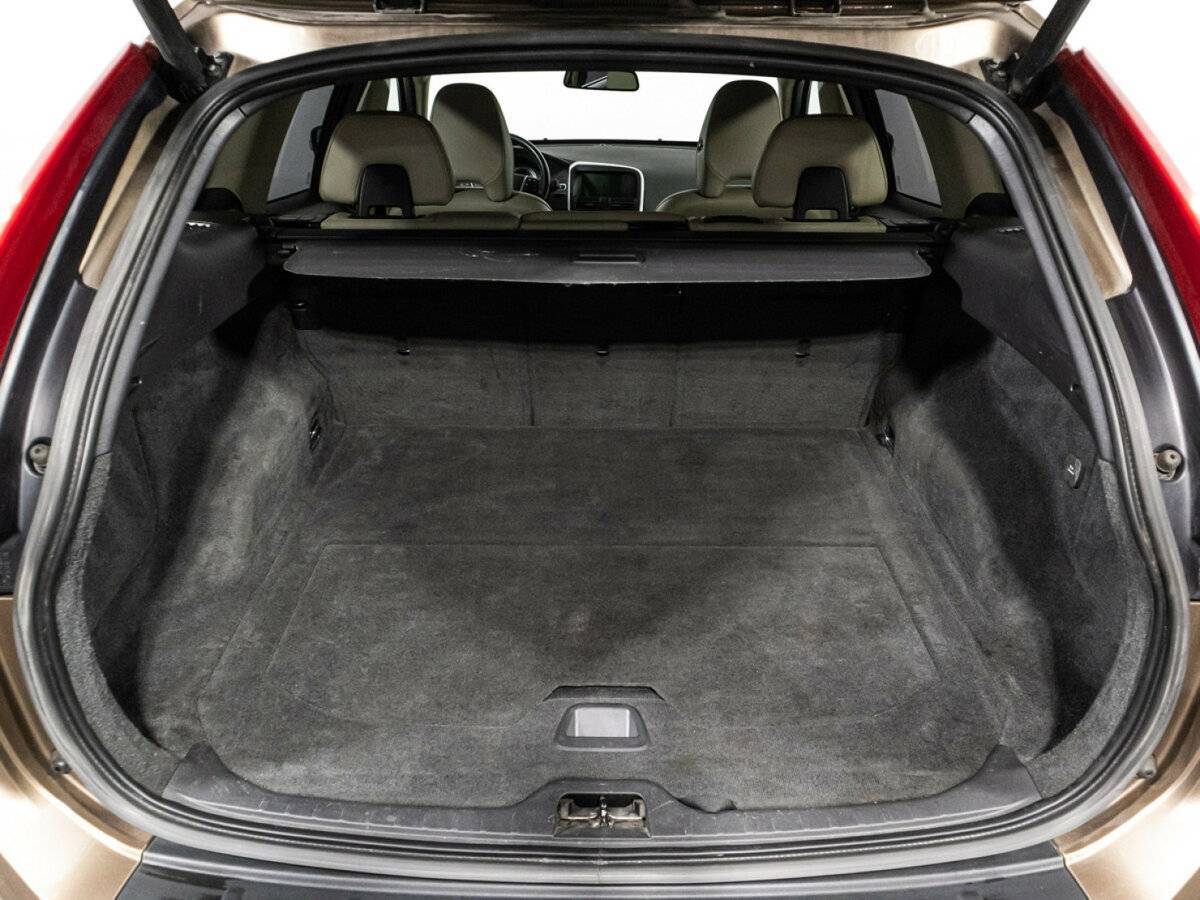 Б/У Вольво ИксЦ60 2012 года. Фото: #14