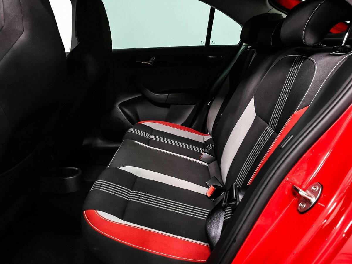 Б/У Шкода Рапид 2018 года. Фото: #11