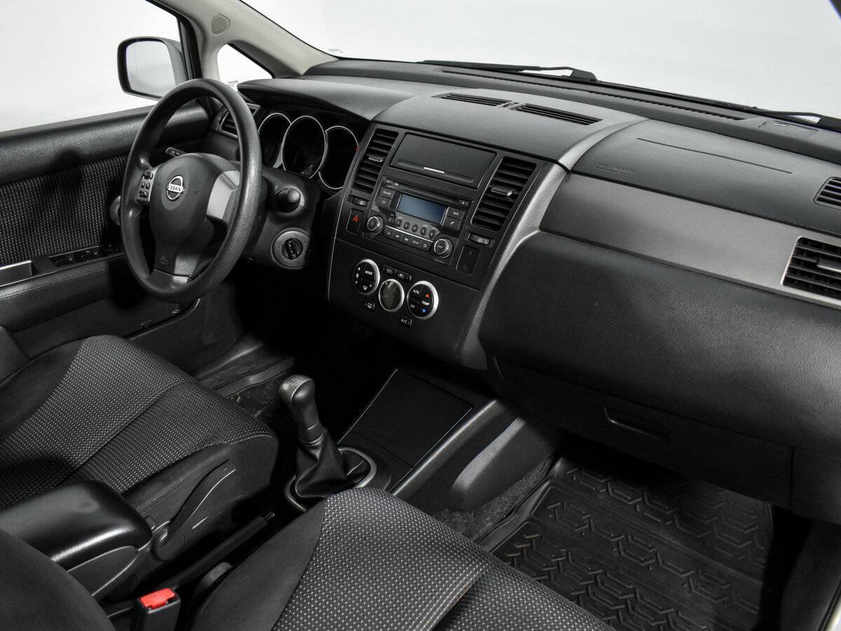 Б/У Ниссан Тиида 2013 года. Фото: #11