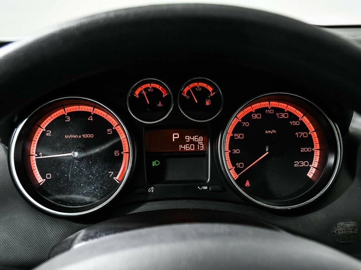 Б/У Пежо 408 2012 года. Фото: #9