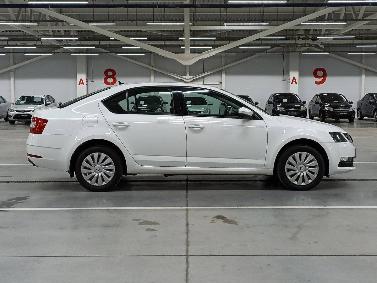 Б/У Шкода Октавия 2019 года. Фото: #3