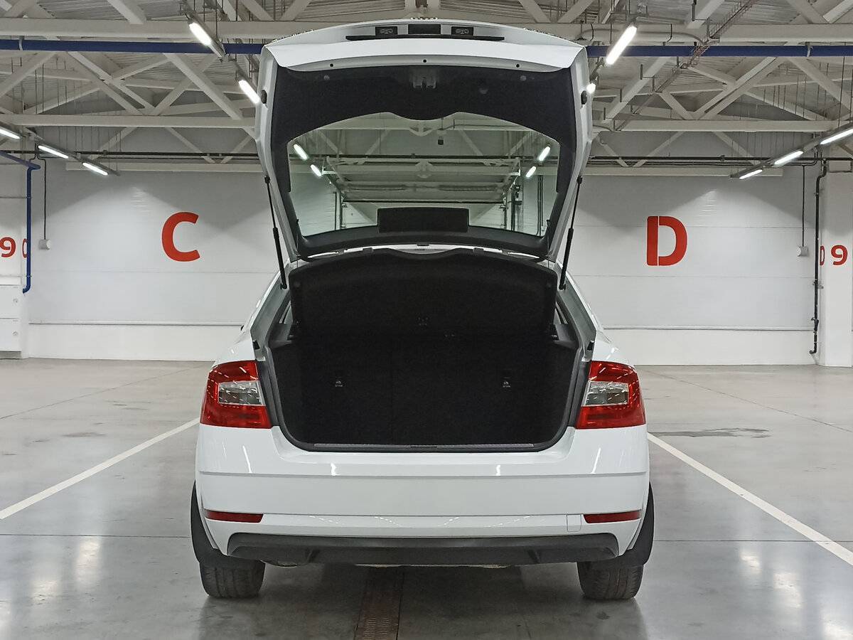 Б/У Шкода Октавия 2019 года. Фото: #9