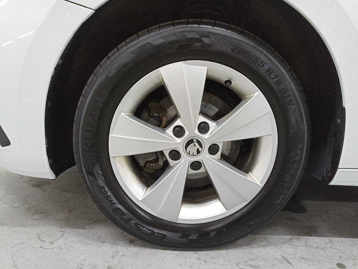 Б/У Шкода Октавия 2021 года. Фото: #17