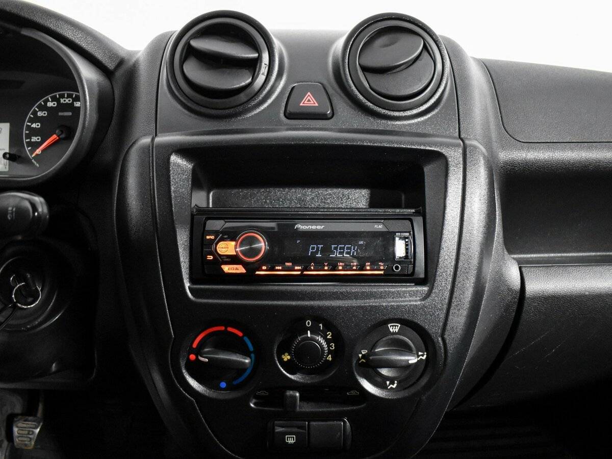 Б/У Лада (ВАЗ) Гранта 2014 года. Фото: #16