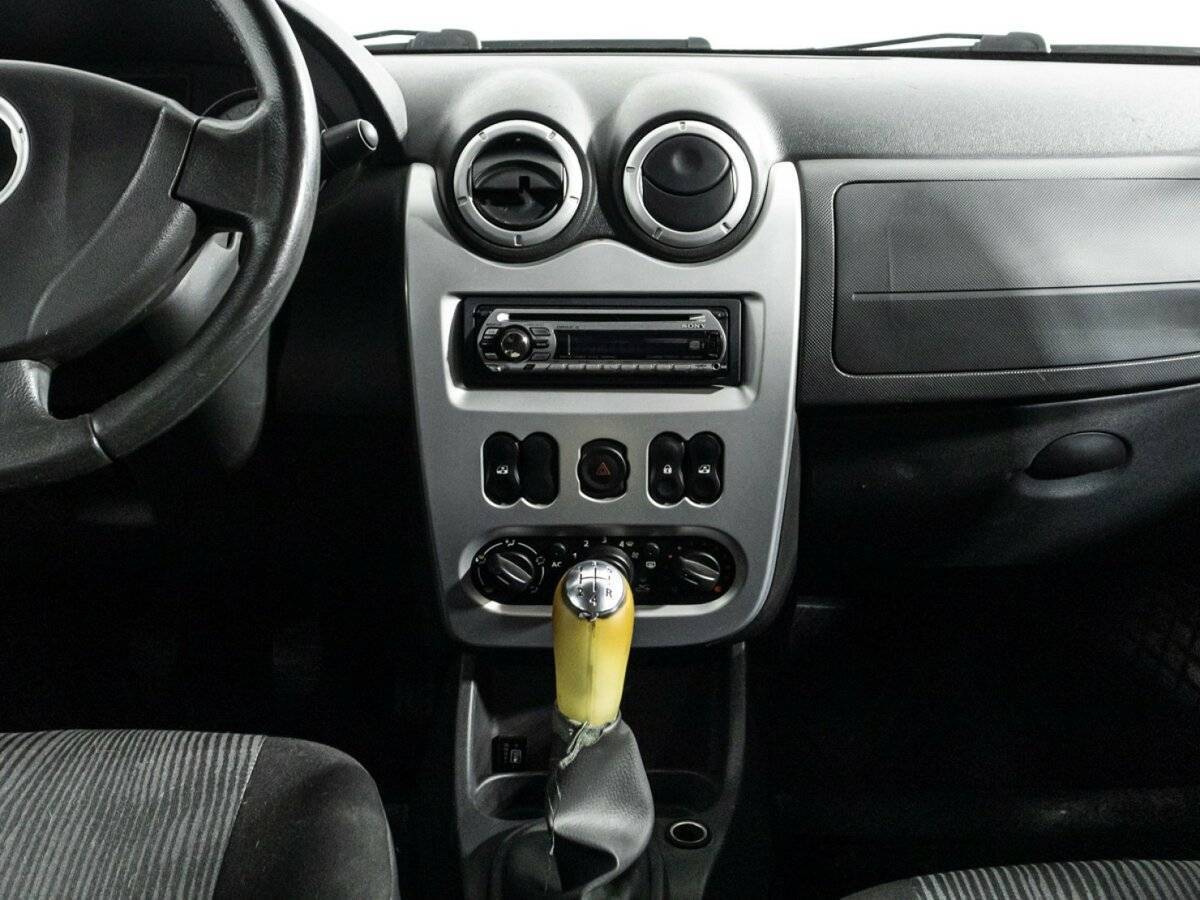 Б/У Рено Логан 2012 года. Фото: #13