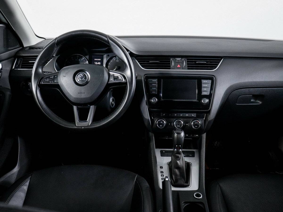 Б/У Шкода Октавия 2016 года. Фото: #11