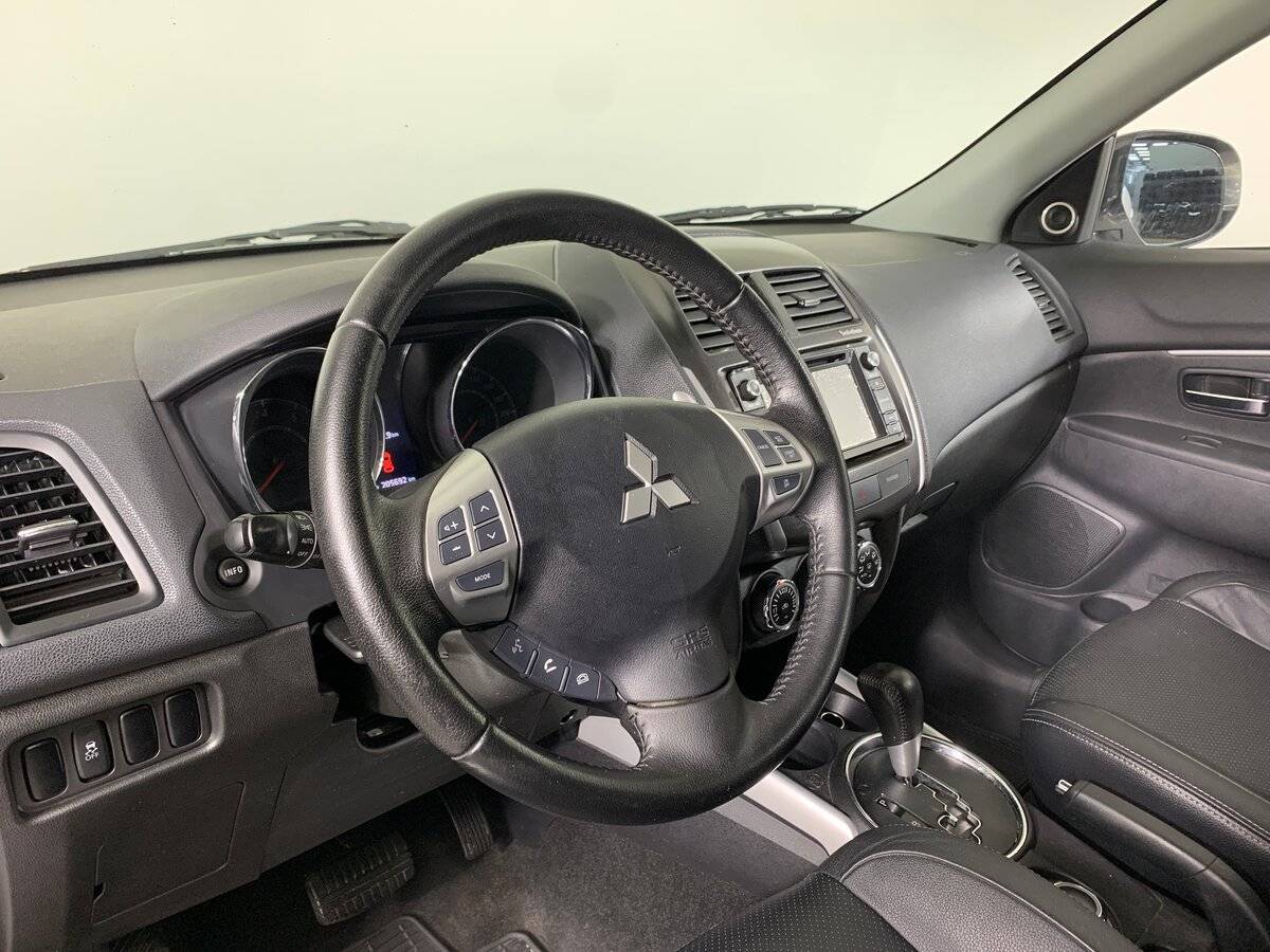 Б/У Митсубиши АС-Икс 2012 года. Фото: #10